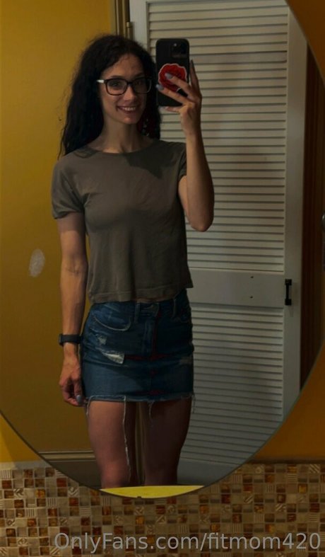 fitmom420 onlyfans images