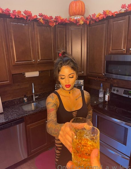 lena law less nude onlyfans leak