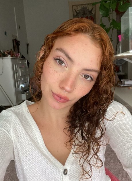 Chloe Parker onlyfans nude