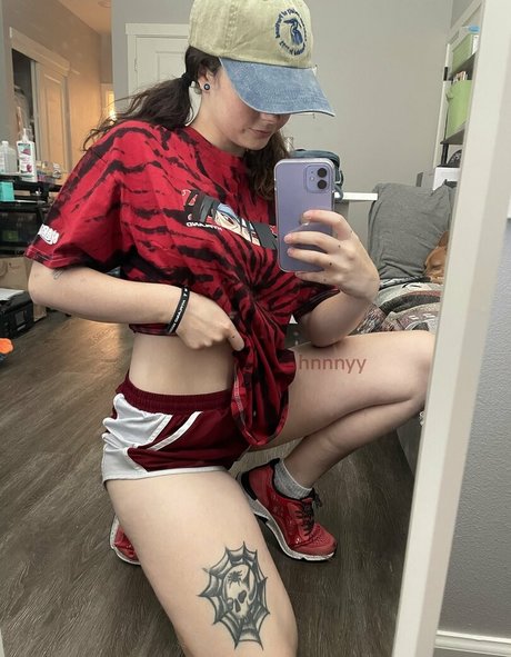 hnnnyy onlyfans explicit content