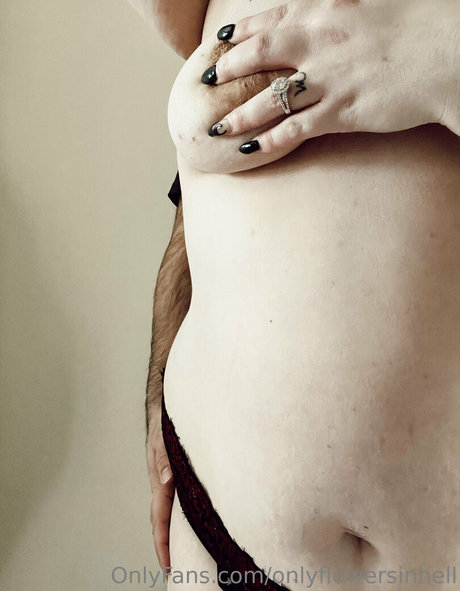 onlyflowersinhell only fans leak nude