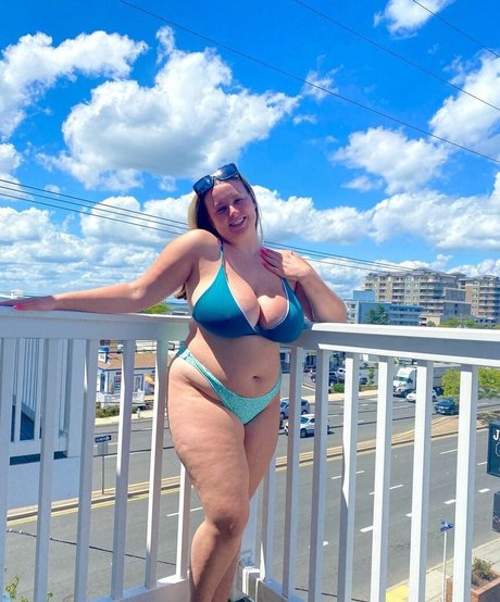 Mary R nude onlyfans pics