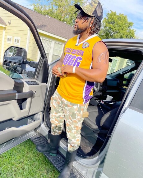 QueDawgsUnite only fans photos