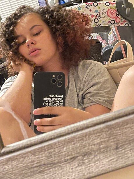 Ariel White nsfw onlyfans