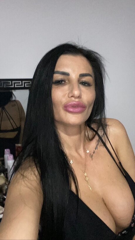 Your Desiree onlyfans naked