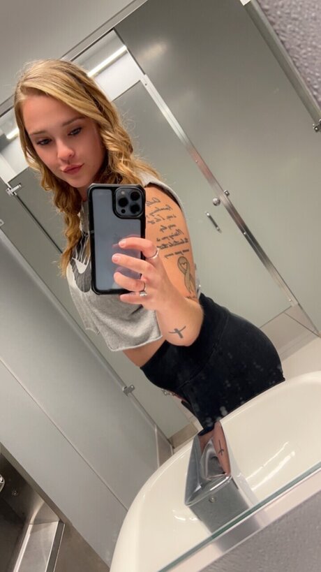 Ashley Kapalka leaked onlyfans