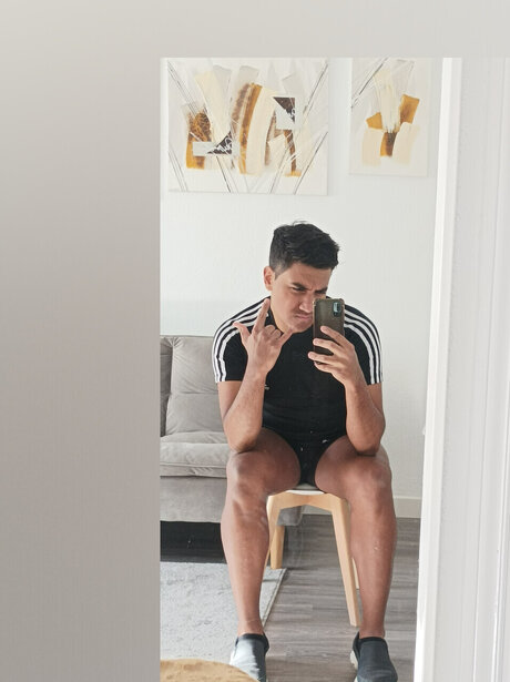 Luuis Guzm n leaked onlyfans nudes