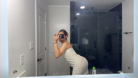 Aleseg21 onlyfans model photos