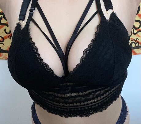 WaifuMaterial onlyfans nude photos