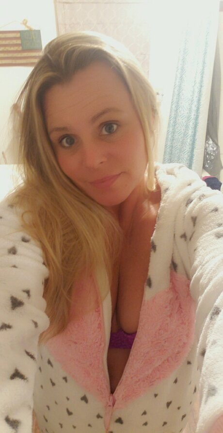 Autumn Smallwood only fans naked