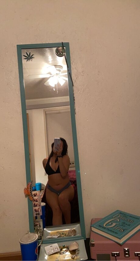 Seductive Sarah leaked onlyfans photos