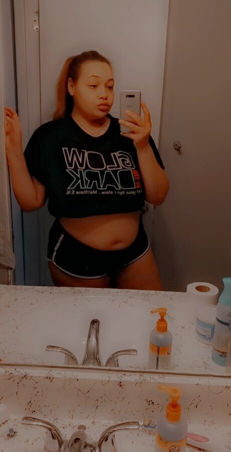 Selena Martin onlyfans leaks