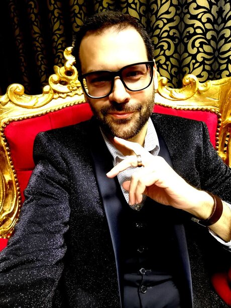 Gartner s Brothel Iztok faking Gartner_ only fans sex