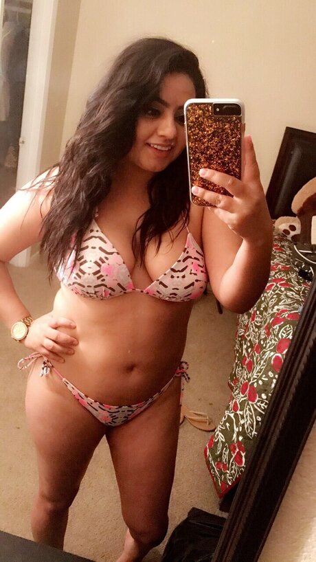 YareliR onlyfans pics nude