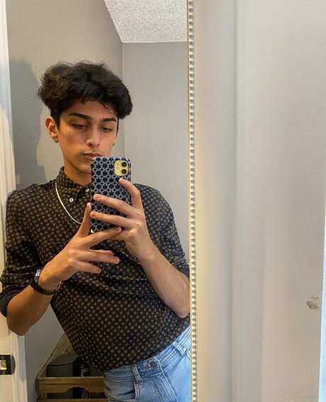 alejandro boobs onlyfans