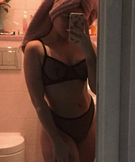 Marrry naked only fans