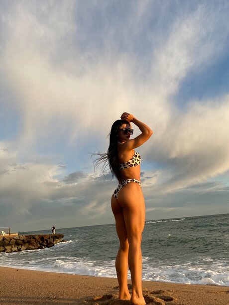 Dilara Deniz onlyfans leaks.