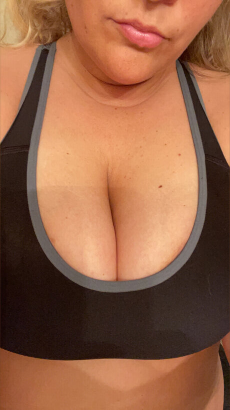 MyONbutton onlyfans pics