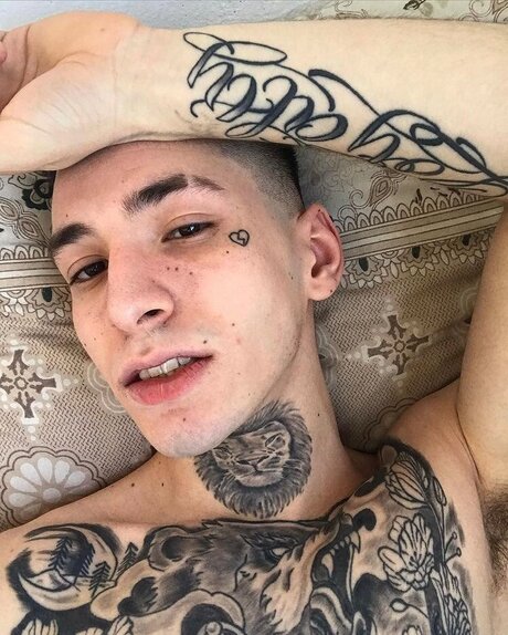 Papi Bino nude onlyfans