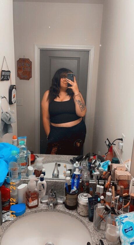 Kellwthebigbitties onlyfans leak naked