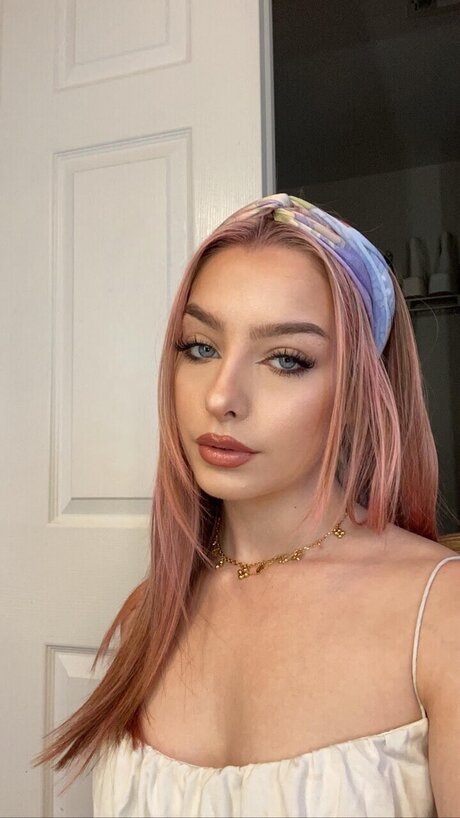 Lana Trouble onlyfans images