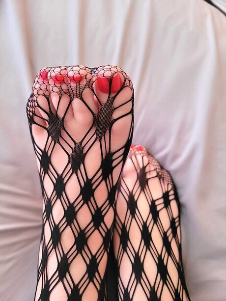 Toesinthesand onlyfans naked porn