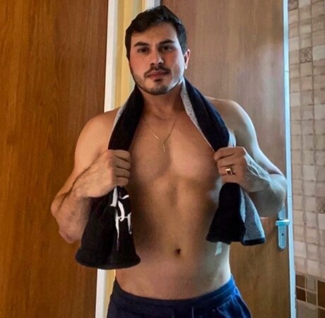 Thiago Grey onlyfans nude photos