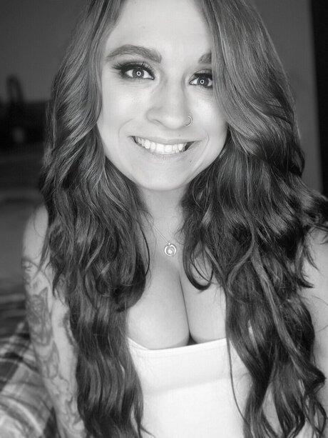 Nikkiie Weaver nude onlyfans