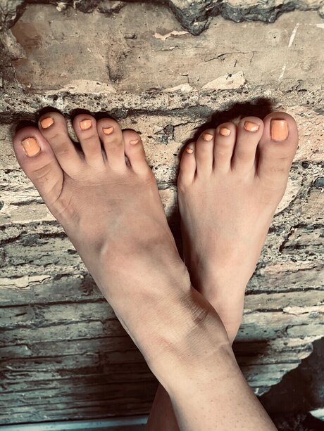Cheeky feet onlyfans fotos