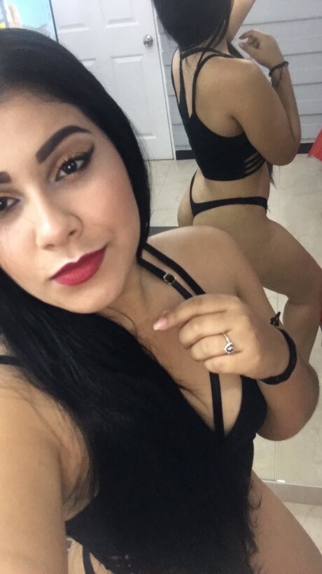 Leydi johanna calderon onlyfans leaked tits