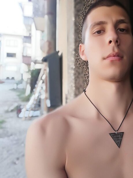 Yordan Kolev onlyfans leaked tits