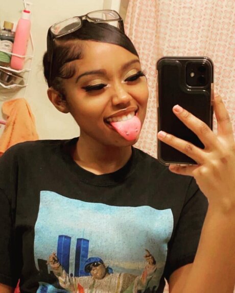 Hennessyxoxo onlyfans model images