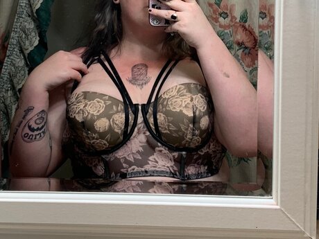 Big curvy Tori_ onlyfans lean