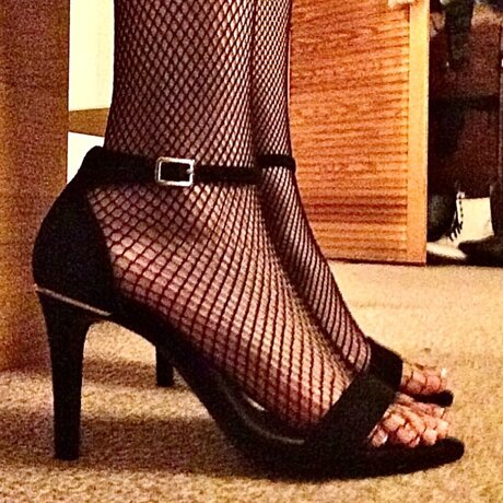 Leah Valentine onlyfans naked pics