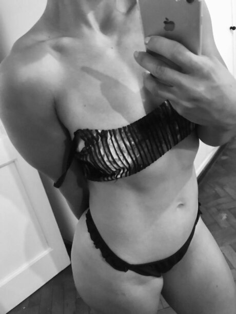 Almendra Voco onlyfans strip