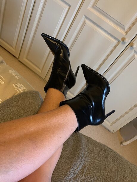 Miss Million Dollar onlyfans sextape leak