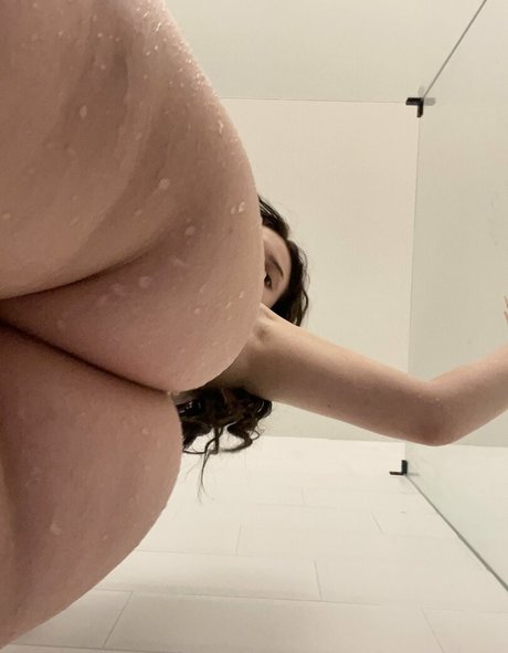 Tayler Hills naked onlyfans leaked