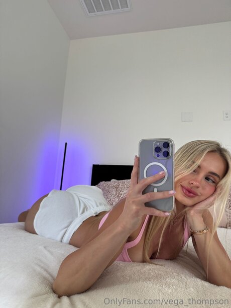 Vega Thompson feet onlyfans