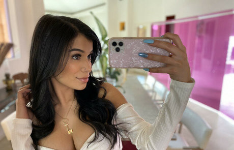 Savannah Sixx boobs onlyfans