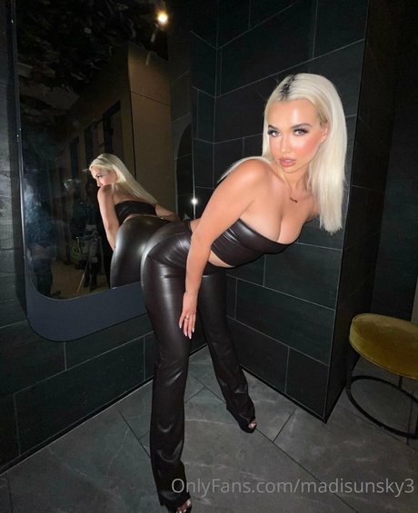 Madisun Sky only fans photos