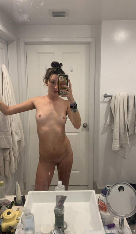 Anne Frank naked on onlyfans