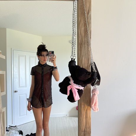 Anne Frank onlyfans leaked pics