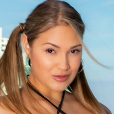 Gizelle Blanco onlyfans model photo