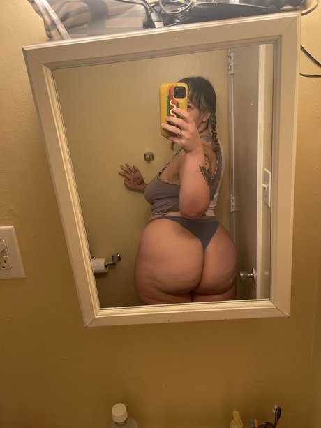 Harlot Quinn onlyfans leaked.