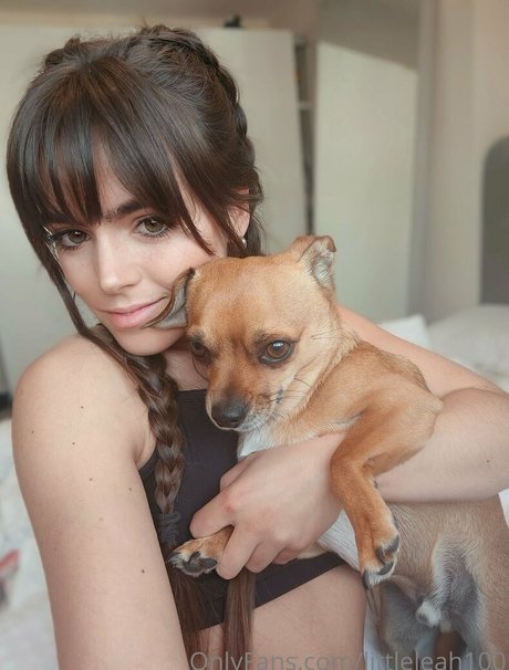 LITTLE LEAH is on onlyfans