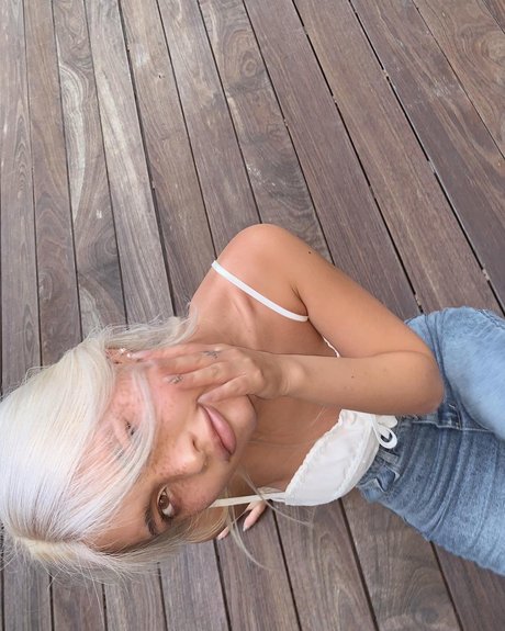 beach blonde onlyfans free sexy candids