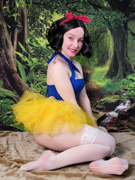 Tiny feet treat naked on onlyfans