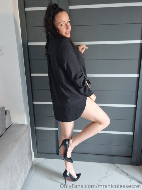 mrsnicolessecret onlyfans nude tits