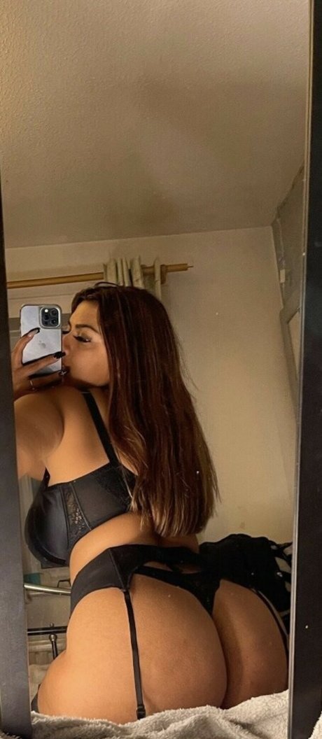 Shahira x onlyfans strip tease