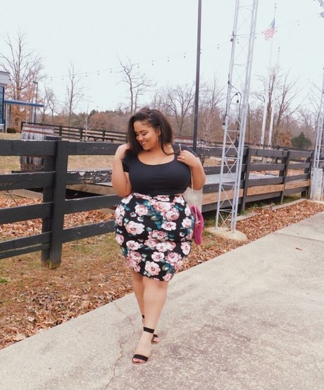 busty ebony onlyfans perfect glimpse